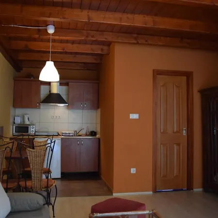 아파트 Apartment- Andrew 2 *